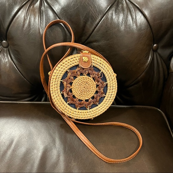 Round Rattan crossbody bag - Picture 1 of 7